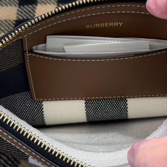 Burberry Black and Cream Checkered wristlet - Picture 2 of 6